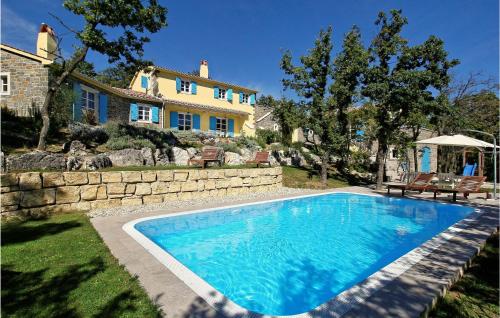 6 Bedroom Cozy Home In Pazin