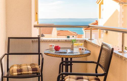 Two-Bedroom Apartment In Makarska