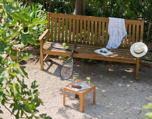 Κήπος έξω από το Domaine Du Calidianus