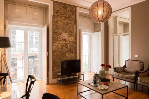 Stylish City Centre Apartment in Cais do Sodré, Lisbon, Near Nightlife & Metro, 1B - TTL281