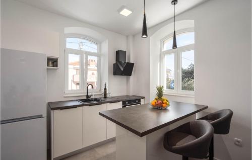 Stunning Apartment In Split With Wifi