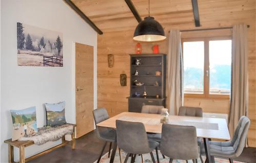 Posedenie v ubytovaní Cozy Apartment In Gérardmer
