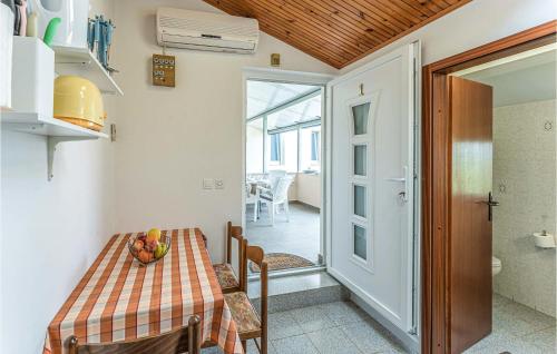 1 Bedroom Gorgeous Apartment In Medulin