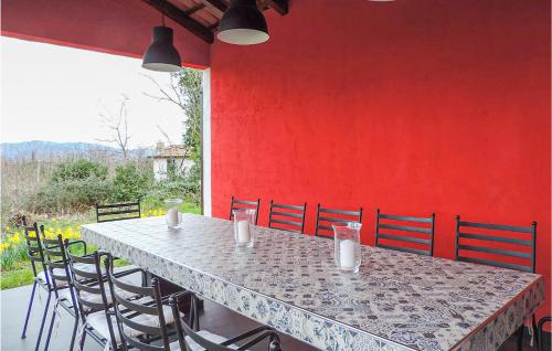 6 Bedroom Pet Friendly Home In Labin