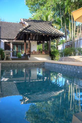 Kolam renang di atau dekat dengan The Hotspring Beach Resort & Spa - SHA Extra Plus