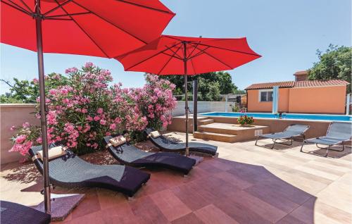 Bazén v ubytování Holiday Home Betiga Betiga Iii nebo v jeho okolí