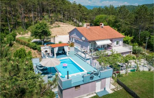 Gorgeous Home In Cerovlje With Kitchen