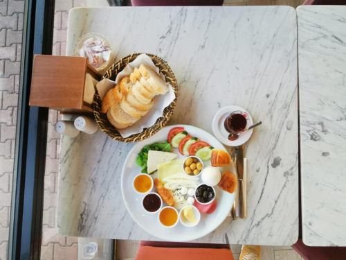 Mad på hotellet eller i nærheden