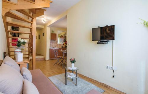 1 Bedroom Stunning Apartment In Rovinj