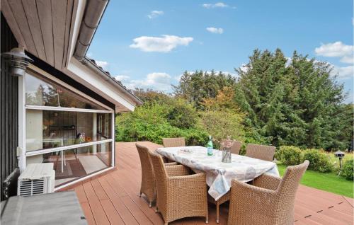 Κήπος έξω από το Cozy Home In Hjørring With Wifi