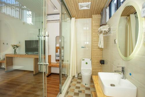 Koupelna v ubytování Dali Jishi Hotel