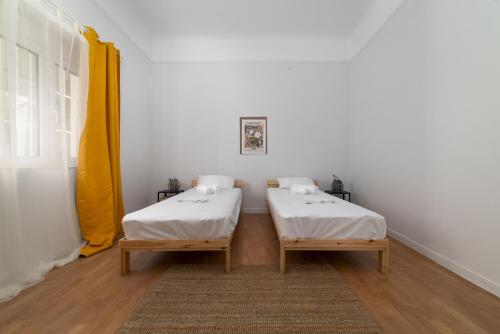 Thissio Getaway 2BA next to Athens ancient market