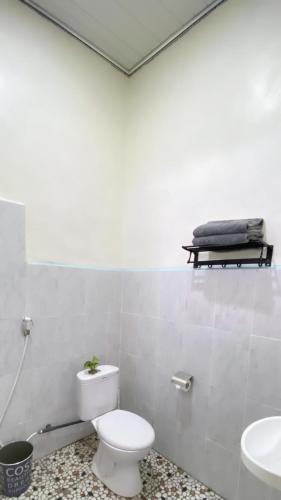 Ένα μπάνιο στο Juliana HomeStay