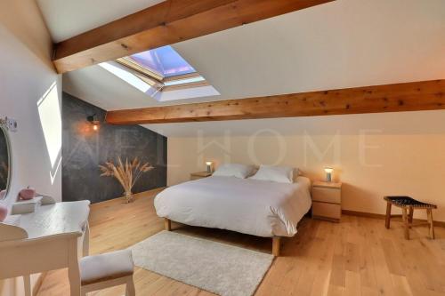 Photo de la galerie de l'établissement Countryside property with pool 10 guests, à Saint-Cannat