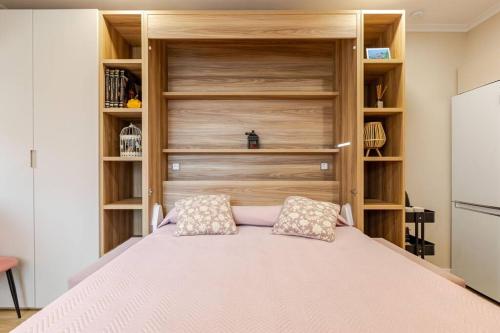 New! Cozy for couples with private patio