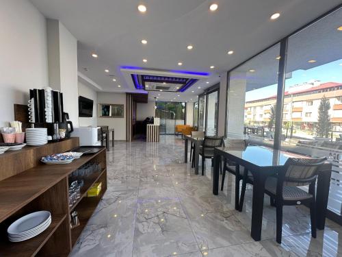 Η κουζίνα ή μικρή κουζίνα στο Erom Otel