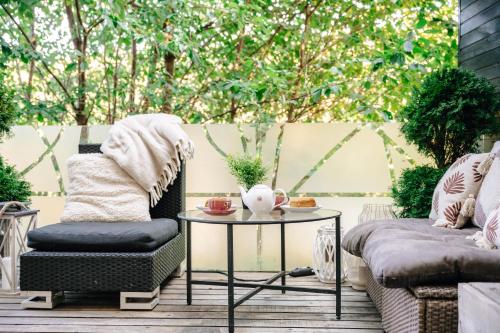 CozyTiny house at lake with sauna