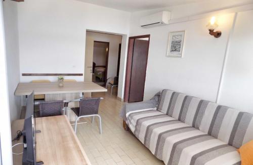 Trogir Sunny Apartments with Sea View