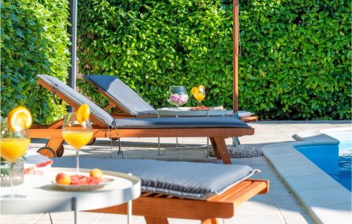 Swimmingpoolen hos eller tæt på Villa Galatea