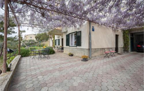 Nice Apartment In Podstrana With Wifi