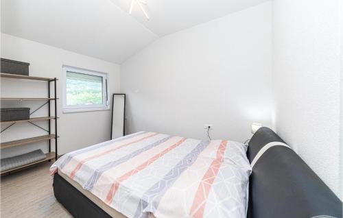 Nice Apartment In Kastel Luksic With Wifi