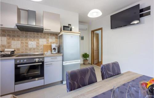 Nice Apartment In Dramalj With Swimming Pool