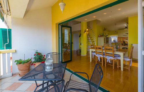 Lovely Apartment In Crikvenica
