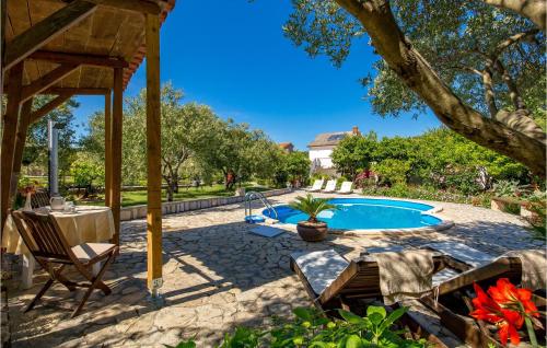 Nice Apartment In Mundanije