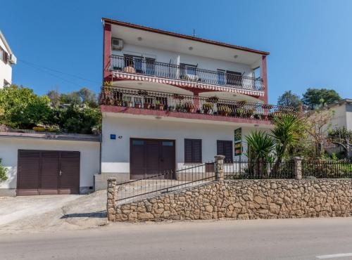 Charming Trogir Apartments with Balcony