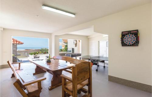 Fotografia z galérie ubytovania Cozy Home In Makarska With Kitchen v destinácii Makarska