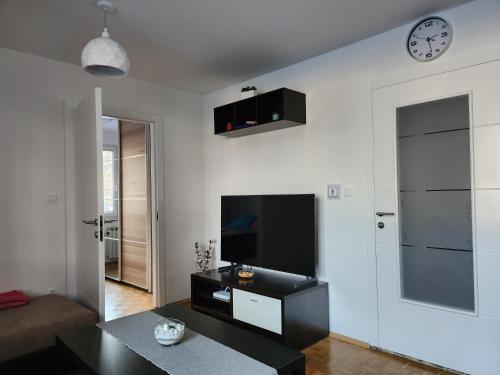 RingPeace Apartment, Trnsko