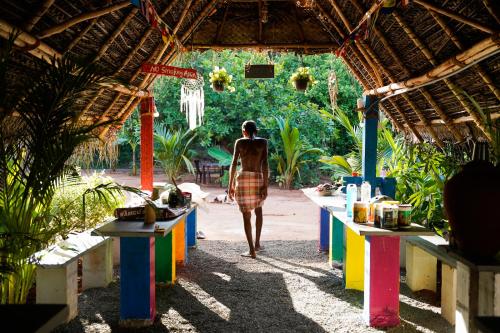 オーロヴィルにあるHostelExp, Auroville - A Rural Retreat Experienceの扮装女