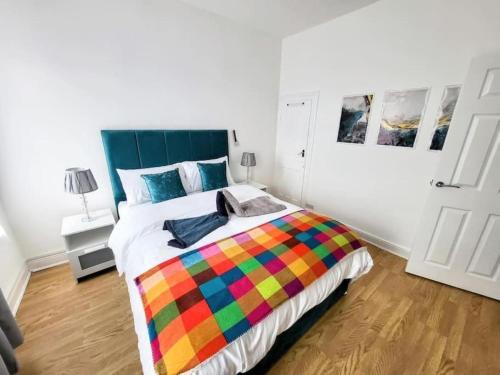 Кровать или кровати в номере Traditonal House - Etihad -Games Room-Free Parking