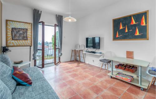 2 Bedroom Cozy Apartment In Novi Vinodolski