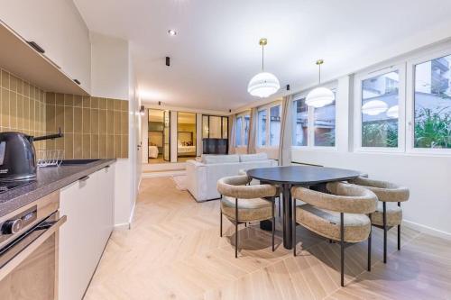 NEW Spacious 4 Star Family Apartment in Chic 16th District