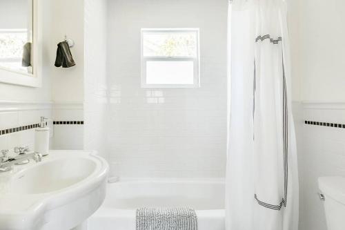 Perfect Venice Beach Vacation Home for Couples and Families photo 4