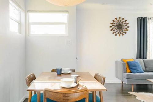 Perfect Venice Beach Vacation Home for Couples and Families photo 5