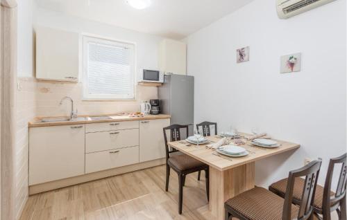 1 Bedroom Beach Front Home In Malinska