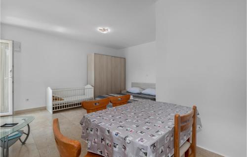 Gorgeous Apartment In Crikvenica With Wifi