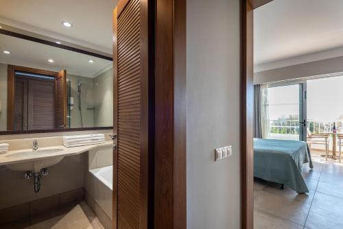 Kúpeľňa v ubytovaní Atlantica Beach Resort Kos
