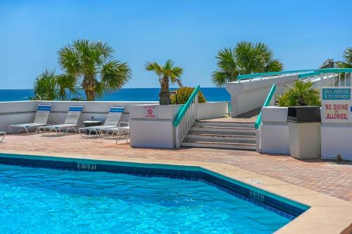 Bazén v ubytování Surfside 704 2BR 2BA flr 7 8 nebo v jeho okolí