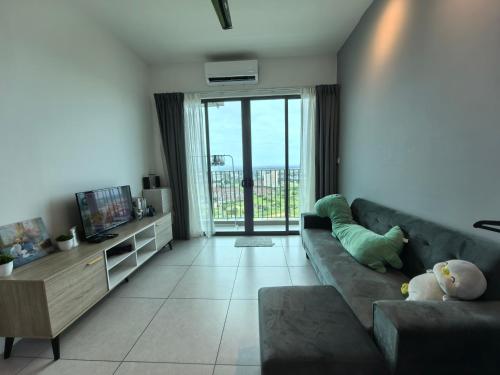 Μια τηλεόραση ή/και κέντρο ψυχαγωγίας στο Platinum Suite Meritus by Moowin