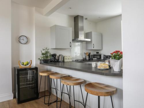 Dapur atau dapur kecil di Trearddur View