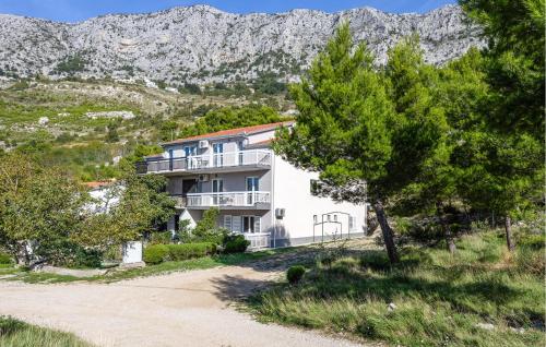 Apartment Vojskovo Ii