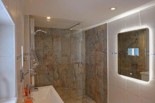 Ένα μπάνιο στο Ferienwohnung im Grünen