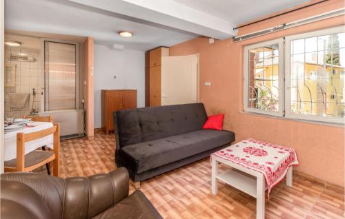 1 Bedroom Beautiful Apartment In Crikvenica