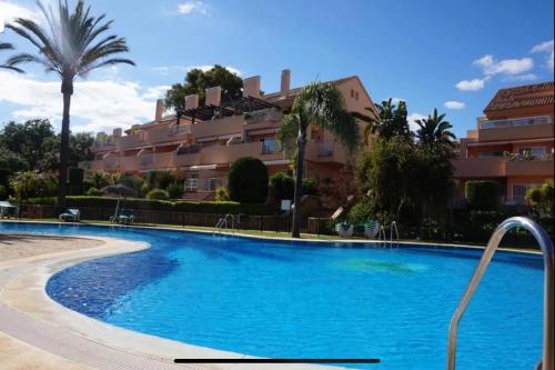 Piso-Lechuza Elviria Marbella 2 Bedrooms 4 guests Penthouse-Maisonette Apartment in Elviria-Marbella- Urb Los Jardines de Santa Maria Golf