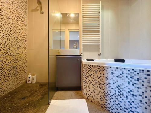 Ένα μπάνιο στο Apartment On Star Unit 2