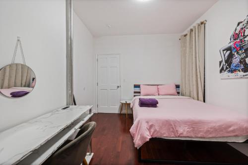 Ένα ή περισσότερα κρεβάτια σε δωμάτιο στο Monthly Lower East Side two Bedroom