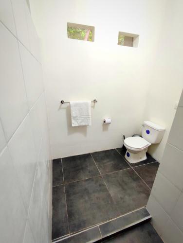 Un baño de Raindance